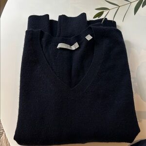 Vince coastal navy vneck cashmere sweater size xsmall Worn once, great condition